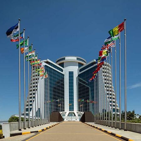 Wyndham Kampala Hotel Exterior photo